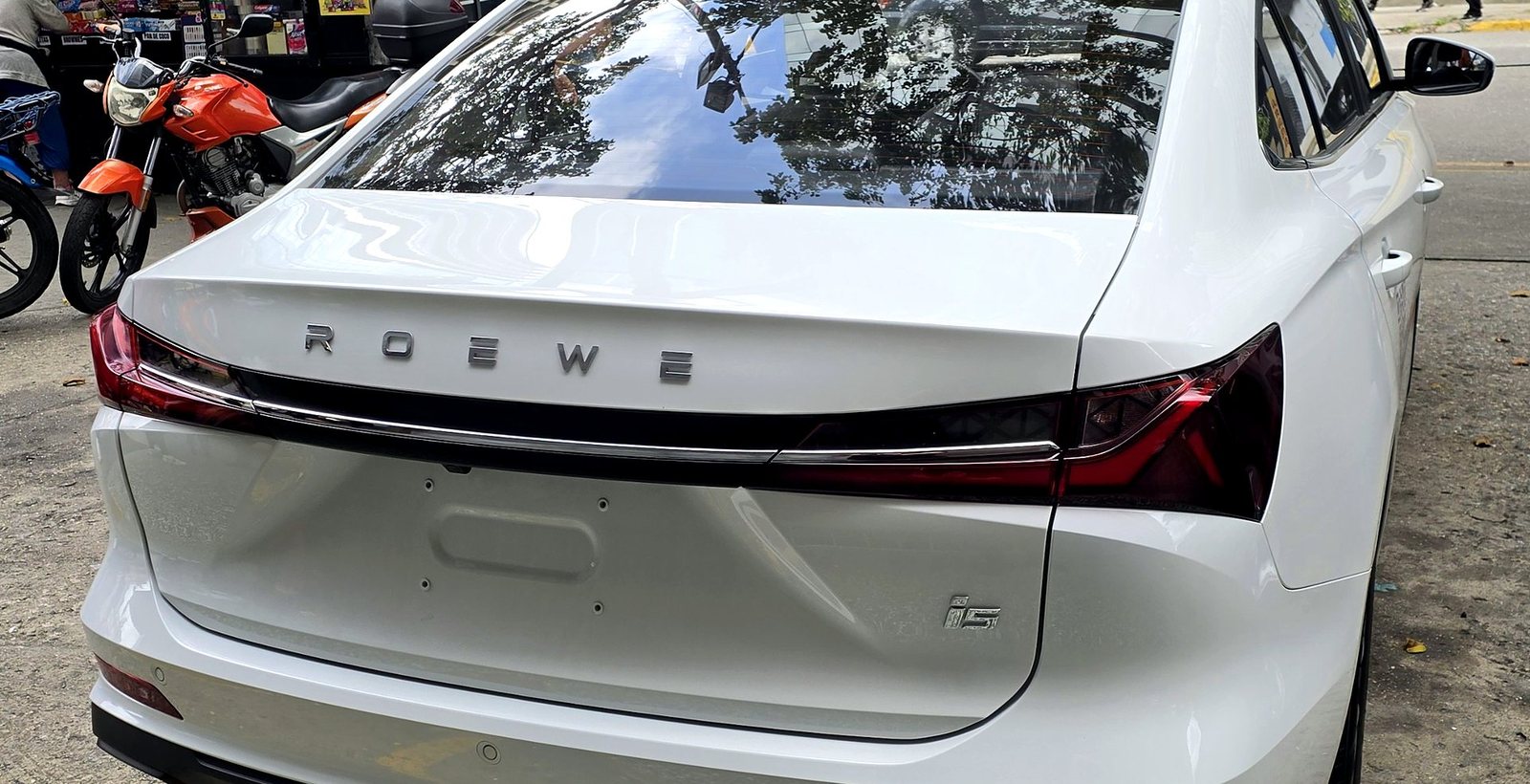 JAC J7 o ROEWE i5: como decidir en Venezuela